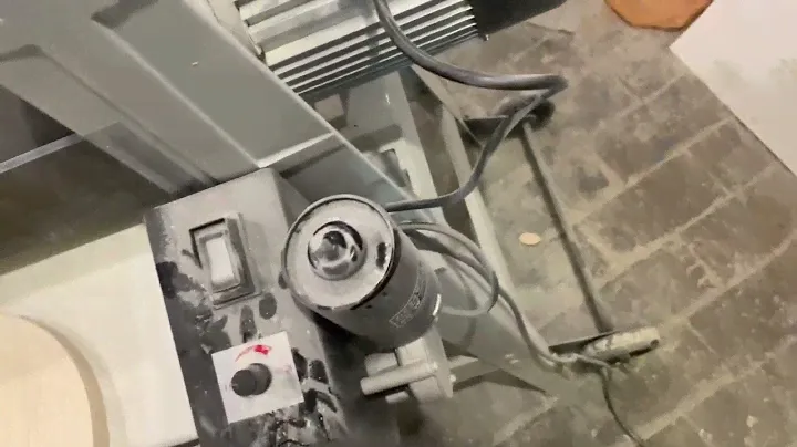 Устанавливаем  брашировальный  вал на станок Belmash DS560-W